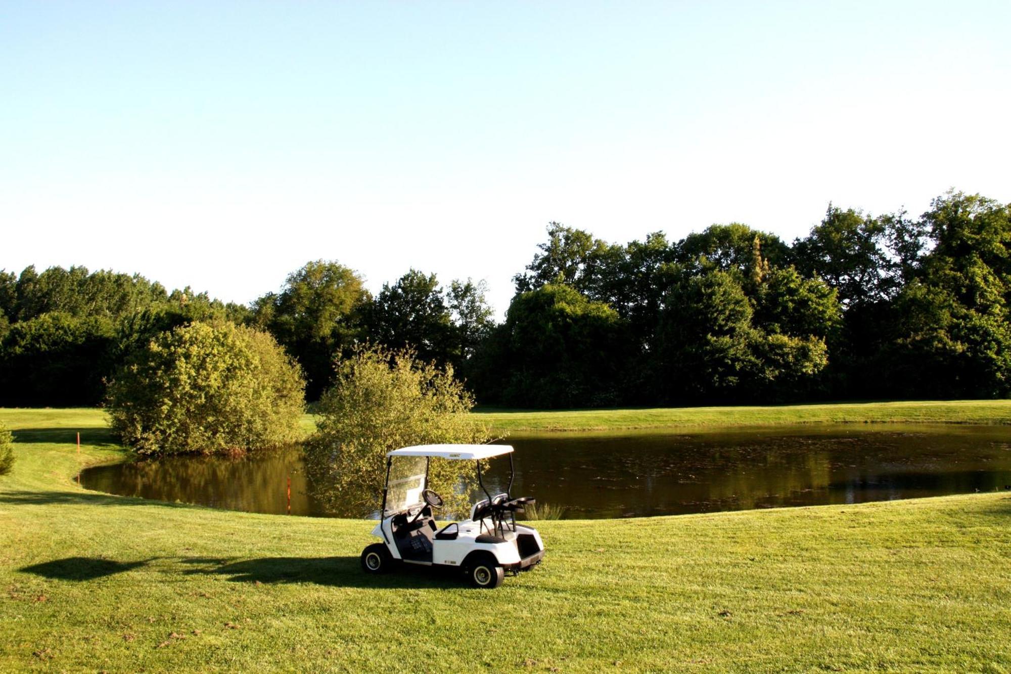 Anjou Golf And Country Club Otel Champigné Dış mekan fotoğraf